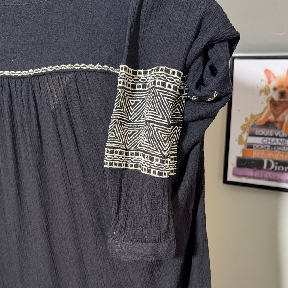 EUC Amuse Society Black Textured Viscose Fabric Blouse w/ Gold Metallic Accents - Picture 4 of 7